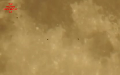 Fleet Of UFOs Filmed Flying Pass The Moon Over Moscow, Russia. May 18, 2019